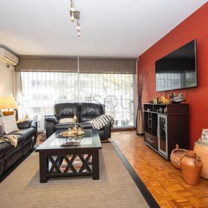 Venta De Apartamento En Punta Carretas 3 Dormitorios Servicio Y Garaje