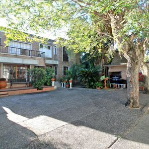 Venta 3 Casas Mismo Padron Pocitos