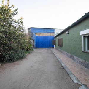 Venta Dos Galpones Y Dos Casas En Un Padrón