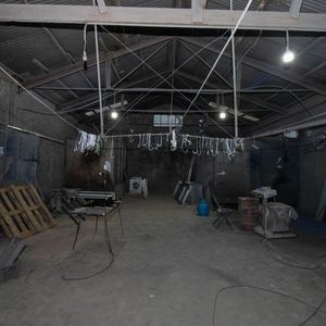 Venta Dos Galpones Y Dos Casas En Un Padrón