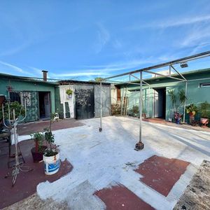 Venta Apatamento Y Galpón, Cerro.