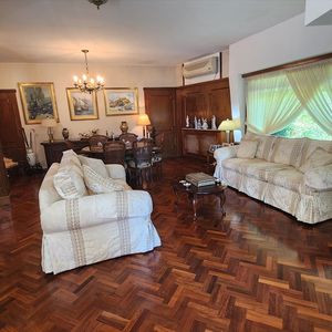 Venta Casa De 3 Dormitorios En Carrasco Sur. A Pasos Del Lawn Tennis