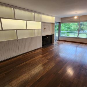 Apartamento En Carrasco De 2 Dorm, 2 Garages. Impecable. Piscina Barbacoa.