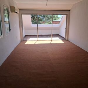 Alquiler Local Comercial En Carrasco Sobre Av. Alfredo Arocena.