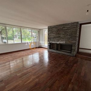 Casa En Alquiler De 3 Dormitorios Con Jardín Y Parrillero En San Nicolas. Seg.24 Horas