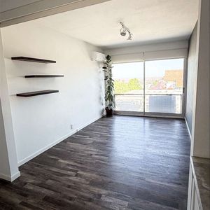 Apartamento De 1 Dormitorio En Alquiler En Carrasco, Reciclado. Garage