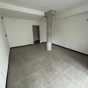 Local Comercial En Alquiler Ubicado En La Blanqueada
