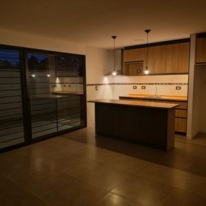 Casa En Venta De 3 Dormitorios C/ Cochera En Lagomar