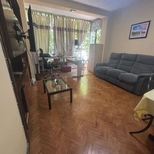Venta Apartamento 3 Dormitorios Con Amplio Balcón Y Cocina Definida En Centro