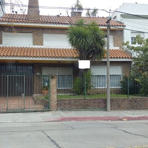 Casa En Venta C/ Cochera En Sayago