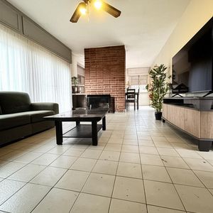 Casa En Venta C/ Cochera En Carrasco