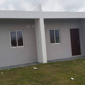 Venta Casa 2 Dormitorios, Garaje Y Terreno. Colonia Nicolich