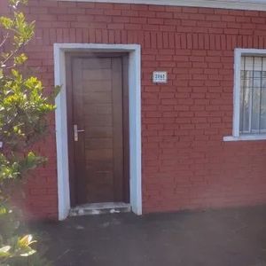 Casa En Venta C/ Cochera En Las Acacias