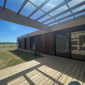 Casa En Alquiler C/ Cochera En Ciudad De La Costa