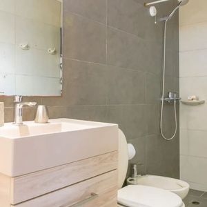 Apartamento En Alquiler C/ Cochera En Pocitos