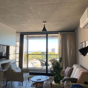 Apartamento En Venta Dos Dormitorios C/ Cochera En Aguada