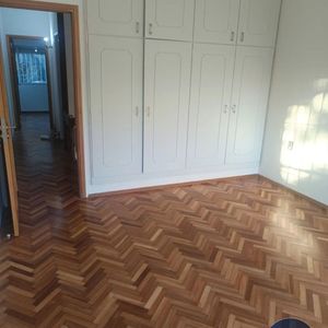 Apartamento Duplex En Alquiler Con Cochera Cerca De Nuevo Centro 2 Dormitorios