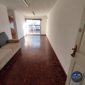 Apartamento En Alquiler C/ Cochera En Pocitos