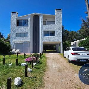 Apartamento En Venta C/ Cochera En Atlántida