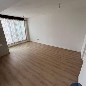 Apartamento Con Cochera En Tres Cruces