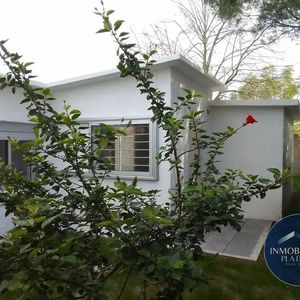 Casa En Alquiler C/ Cochera En Solymar