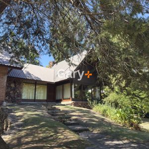 Casa En Venta De 3 Dormitorios En Exclusivo Barrio Golf De Punta Del Este