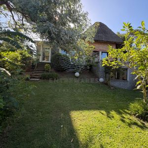 Hermosa Casa En Venta A 150 Mts Del Mar En Pinares