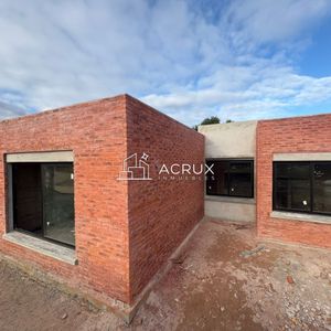 Casa De 2 Dormitorios Tradicional A Estrenar En Pinares