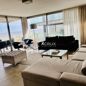 Excepcional Apartamento  En Venta De 3 Dormtorios En Primera Linea