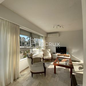 Amplio Apartamento En Venta De 3 Dormitorios Y 2 Baños.