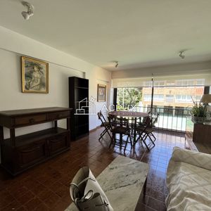 Edificio Frente Al Mar. Amplio Apartamento De 3 Dormitorios En Venta.