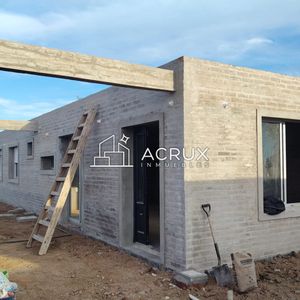Precio En Pozo. Casa Construcción Tradicional En Maldonado.