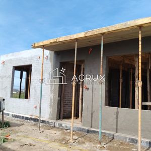 Precio En Pozo. Casa Construcción Tradicional En Maldonado.