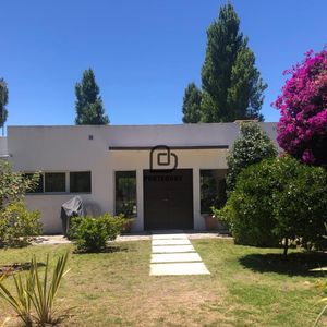 Casa En Barrio Privado , Cerca De Colegios