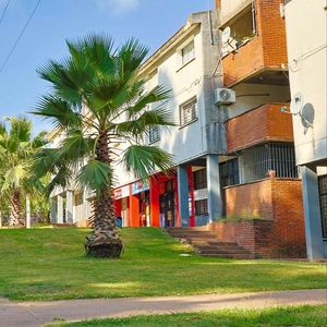 Apartamento En Venta De 3 Dormitorios C/ Cochera En Pando