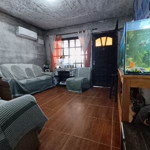 Casa En Venta C/ Cochera En Punta Rieles