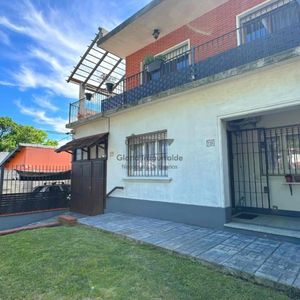 Casa En Venta C/ Cochera En Prado