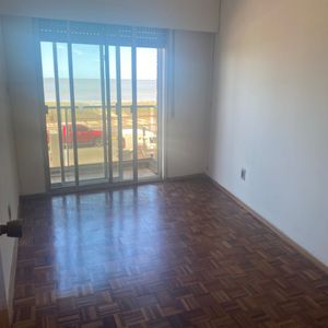 Apartamento En Venta C/ Cochera En Malvin