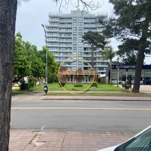 Venta Av Italia Pda 5 Zona Comercial Casa Local Terreno Punta Del Este