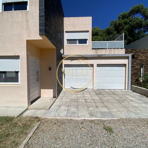 Venta Casa Pinares 4 Dormitorios En 2 Plantas