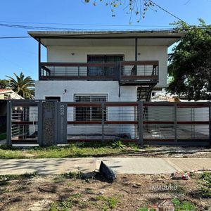 Alquilo Linda Casa En Altos Ubicada En Colon