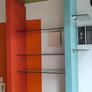 Alquiler Ciudad Vieja, Para Oficina, Consultorio O Local Comercial, Al Frente,