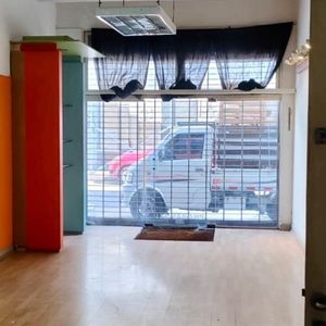 Alquiler Ciudad Vieja, Para Oficina, Consultorio O Local Comercial, Al Frente,