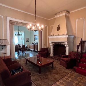 Casa/pocitos/a Pasos De Rivera/6 Dorm/3 Baños/3 Cocinas/cocheras/piscina/estufa