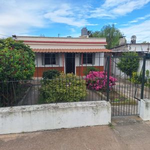 Venta - Permuta | Piedras Blancas | Casa + Monoambiente + Garaje  3 Dormitorios