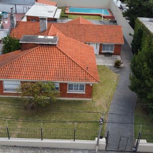 Exclusiva Casa En El Prado 5 Dorm-piscina-barbacoa-4 Baños-cocheras-jardin