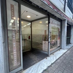 Alquiler Local Comercial Ciudad Vieja, 90 M2 Con Depósito, Ubicación Exclusiva