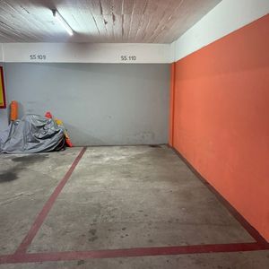 Cochera En Pocitos, Francisco Muñoz Y Barreiro / Facil Acceso