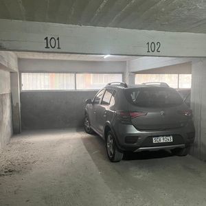 Garage Con Horario En Edificio - Andes Y San Jose