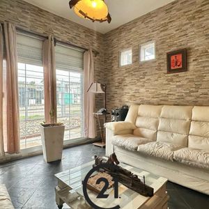 Venta Casa En La Teja Sur/4 Dormitorios/2 Baños/ Barbacoa/cochera-acepta Banco